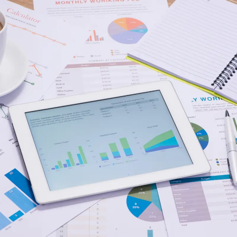 የቢዝነስ ግራፎች ቁልል ከአይፓድ ጋር